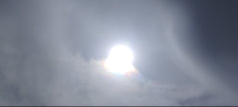 17.7. - 21.7.2024: Sun halo, halo color, weird clouds, colors in the clouds.