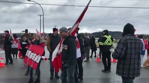 🇨🇦CANADIANS DANCING TO FOOTLOOSE DURING PEACEFUL PROTEST