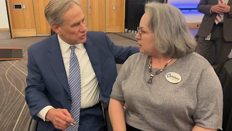 Denise Gutierrez-Homer meets Governor Greg Abbott