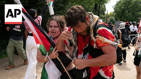 Netanyahu sculpture burned, crowd pepper sprayed during DC protest| A-Dream ✅