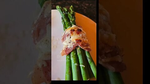 Prosciutto Wrapped Asparagus with Cheese