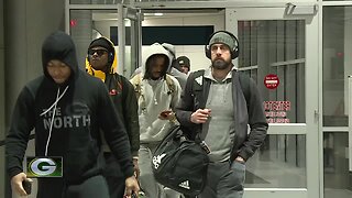 Fans come out to welcome Packers home