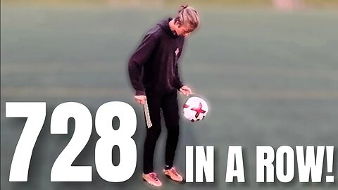Juggling A Soccer Ball Over 700 Times In A ROW - soccer skills