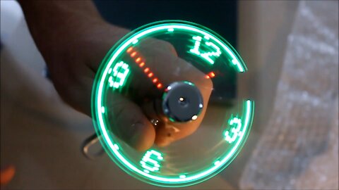 LED Clock Fan Mini USB Powered Cooling Flashing Real Time Display Function