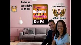 Família de Joelho Família de pé