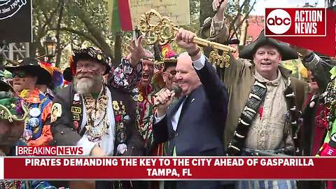 Pirates demand the key to the city of Tampa ahead of Gasparilla