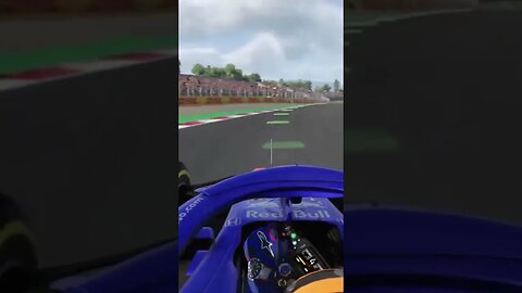 Escapando por pouco de um acidente no Formula 1 online