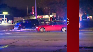 2 Detroit police officers injured in three-car accident on the city's east side
