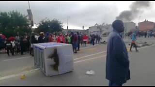 SOUTH AFRICA - Johannesburg - Alexander protest (videos) (ddW)