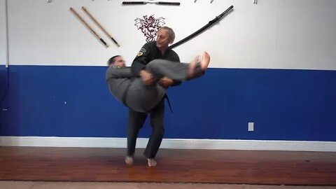 An example of the American Kenpo technique Twirling Sacrifice