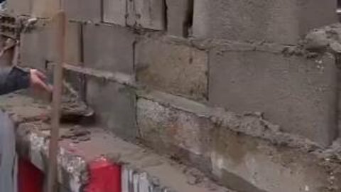 French Protesters have now taken to building walls around corrupt Politicians homes to keep them in!