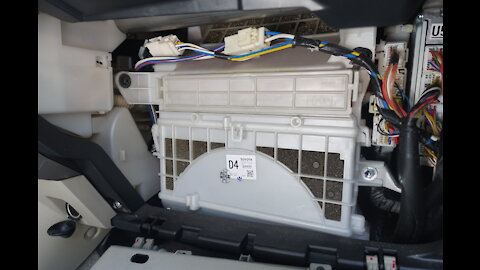 2007 Toyota Prius Cabin Air Filter Replacement