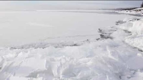 Isen på Lake Superior er levende!