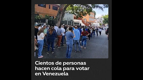 Los venezolanos hicieron cola desde las primeras horas de la mañana para depositar su voto