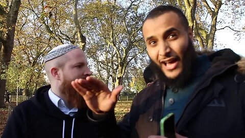 639-VERY FUNNY Muslim Makes Hardcore Zionist Laugh! || Mohammed Hijab