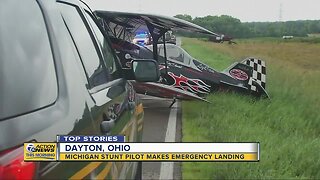 Michigan stunt pilot makes emergency landing in Ohio