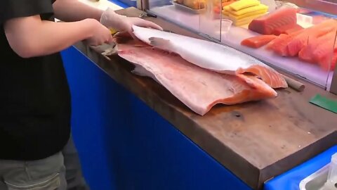 How To Fillet a Whole Salmon | Sashimi & Sushi -Taiwanese street food-8
