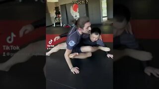 Waiter sweep triangle choke #bjj #martialarts #mma