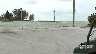 Crews set up to help with red tide cleanup at Pinellas County beaches