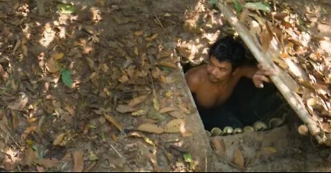 Building Top Secret Underground Bamboo House By Ancient Skill