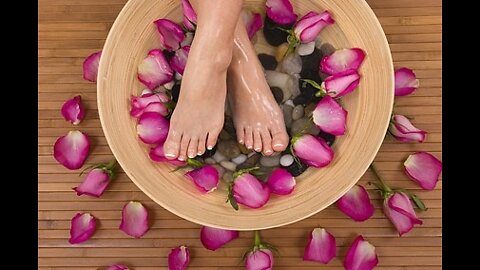 How to Use Footbath to Boost Your Health and DETOX