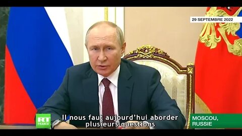 Vladimir Poutine prend la parole lors du Conseil de sécurité de la Russie