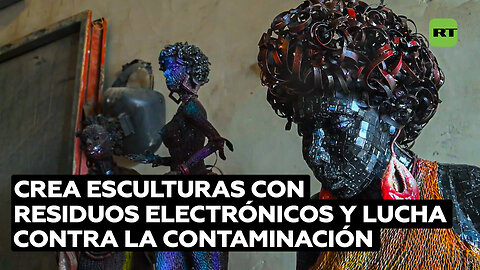 Un nigeriano convierte la basura electrónica en esculturas ciberpunk