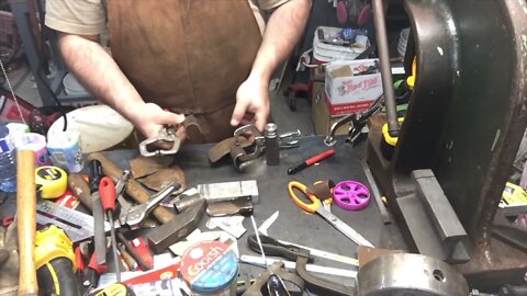 Freddy Kruger Glove Build KID CUTS - Nightmare In My Garage - Halloween Build