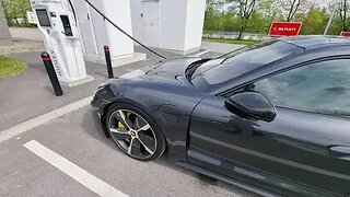 Charging the Porsche Taycan Turbo S FAST for the FIRST time in my life using fast charging (Ionity)
