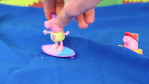 169 6Peppa Pig at the Beach finds DINOSAUR Fossils Toy Learning Video for Kids!