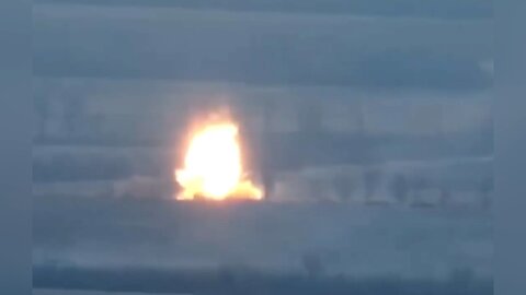 Ukrainains Destroying Russian Tanks!