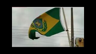 Bandeira imperial do Brasil tremulando