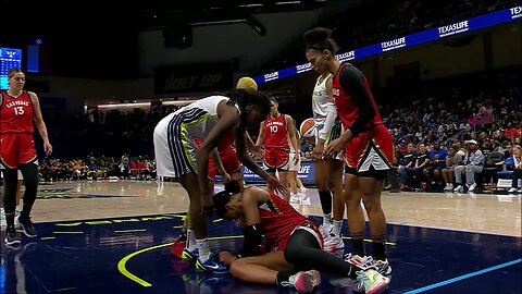 A'ja Wilson Has Awkward Fall, Mad Coach Wouldn't Let Her Go Back In | Las Vegas Aces vs Dallas Wings