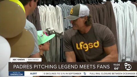 Padres legend Trevor Hoffman meets with fans and signs autographs