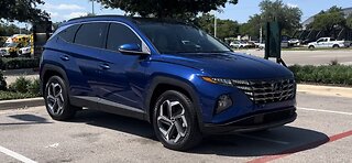Audrey the Lincoln Lady with a 2023 Hyundai Tucson Limited in Intense Blue