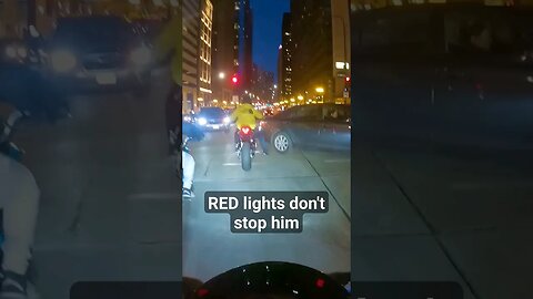 He LOVES Blowing RED lights #bikelife #motovlog