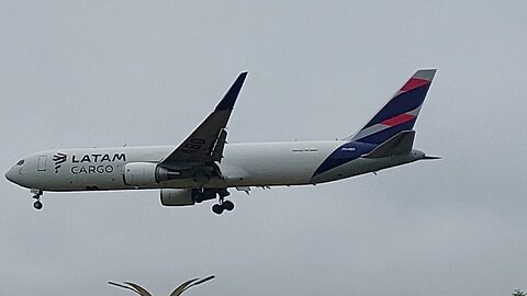 Boeing 767-300ERF PR-ABD vindo de Guarulhos para Manaus