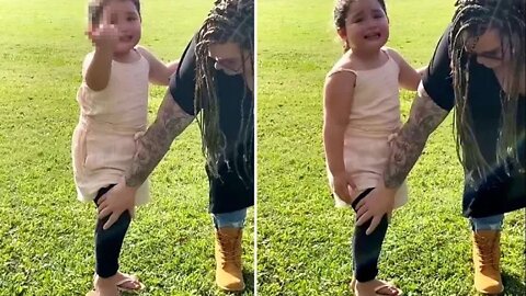 Sassy girl, 4, flips bird at dad — is it ‘hilarious’ or ‘disrespectful’