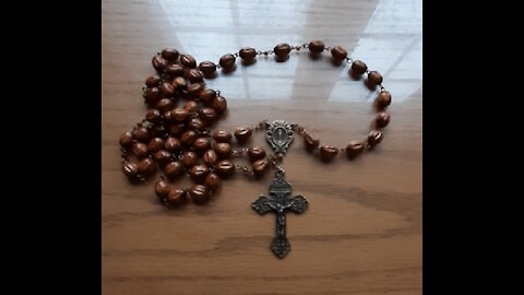Single Rosary Decade: The Fifth Luminous Mystery, The Institution Of The Eucharist.