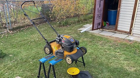 How to Change Lawn Mower Oil - Cub Cadet Model 18M