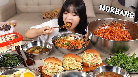 Cooking Mukbang :) Delicious musaengchae bibimbap recipe. Vegetable salad bread is the best, too
