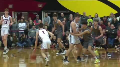 De Pere dominates Ashwaubenon for top spot conference spot