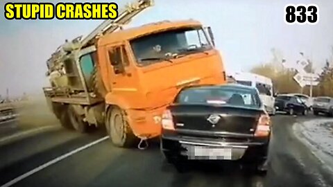 Stupid crashes 833 November 2023 car crash compilation