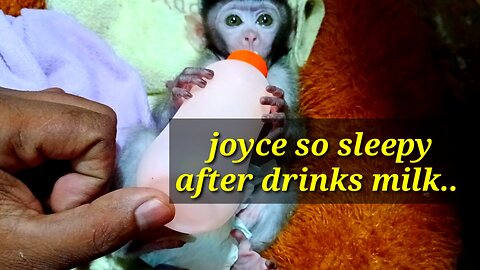 After drinks milk, Joyce need dad to comfort her sleep