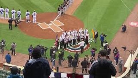 🇺🇦Graphic War🔥Ukraine National Anthem Chicago Cubs Wrigley Field - Big Thanks from Ukraine #Shorts