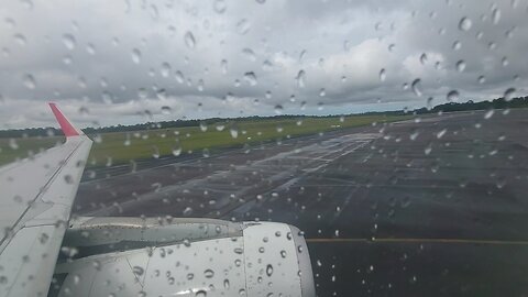 Airbus A320 PR-TYD faz seu pushback antes de decolar de Manaus para Fortaleza