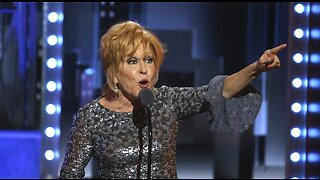 Hollywood Wingnut Bette Midler Hysterically Tells 'MAGA Women' to Move to Iran