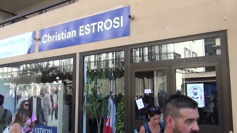 Nice : les manifestants devant la permanence d'Estrosi !