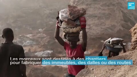 Dans le cratère de Pissy, les dangereuses conditions de travail des mineurs burkinabè