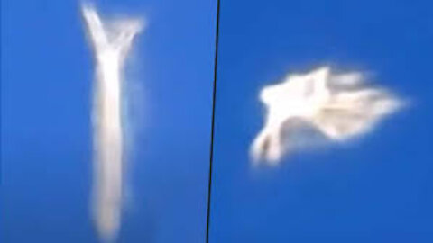 Shape Shifting Plasma UFO Spotted On Board Plane at 30000 Feet
